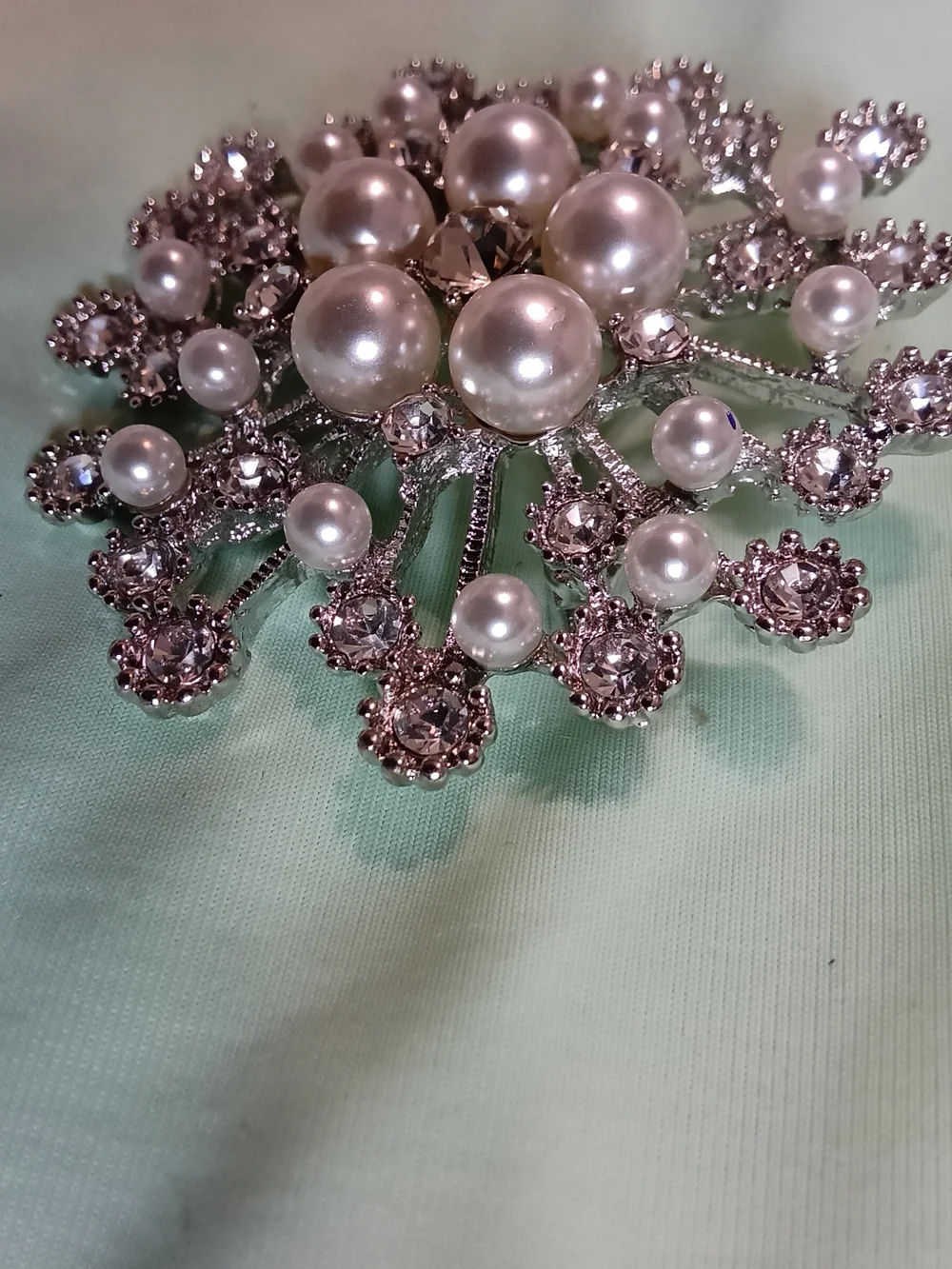 Floral Cluster Faux Pearl Brooch- Starburst Arrangement